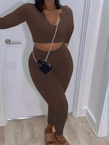 Plus Size Solid Color Crop Top With Notched Collar And Leggings Two Piece Set